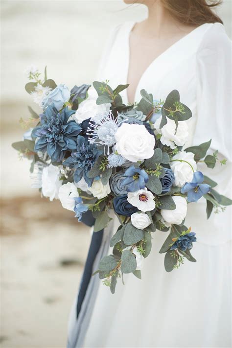 dusty blue flowers for wedding.